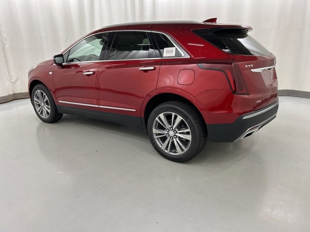 2025 Cadillac XT5 Premium Luxury photo 3
