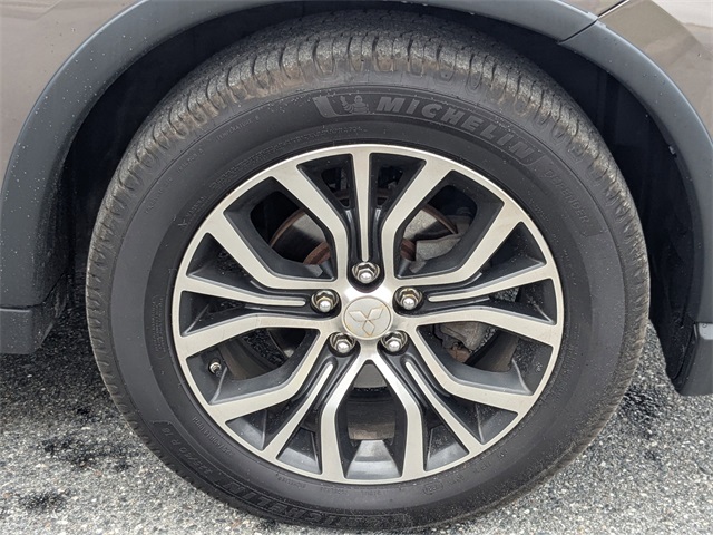 2017 Mitsubishi Outlander SE photo 10