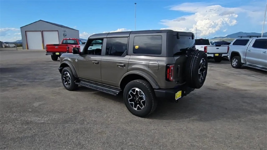 2025 Ford Bronco Outer Banks photo 6