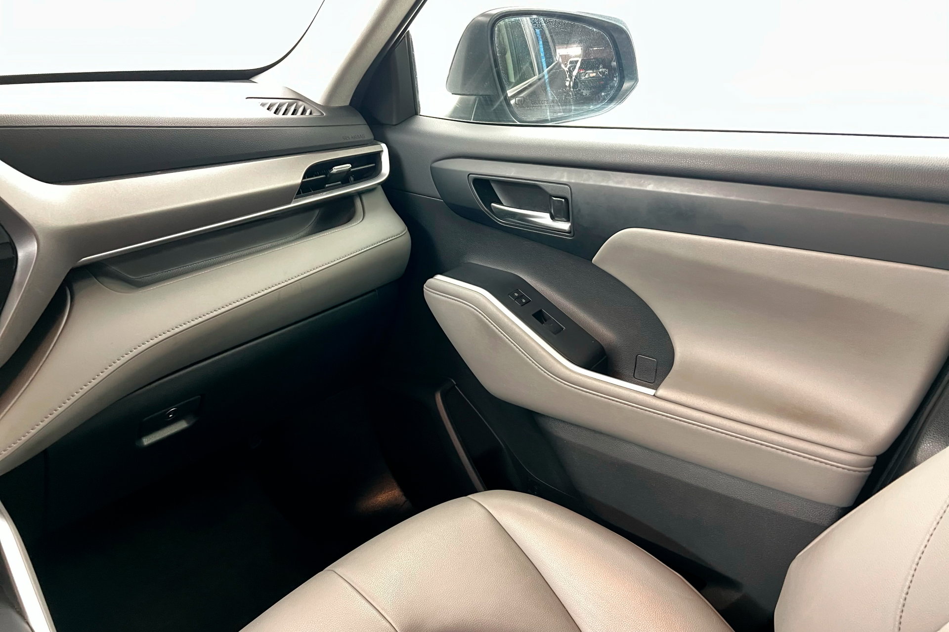 2024 Toyota Highlander XLE photo 10