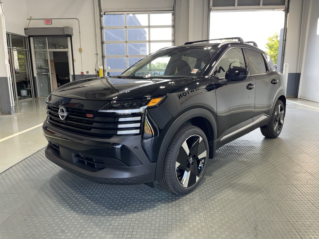 2026 Nissan Kicks SR photo 3