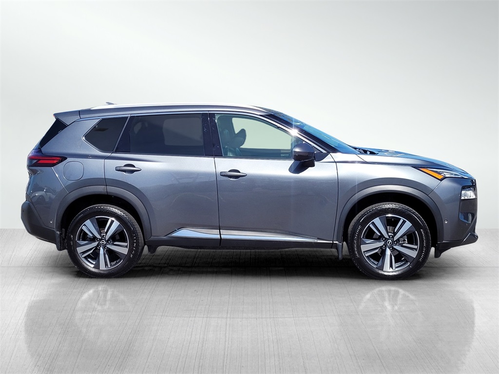 2022 Nissan Rogue SL photo 4