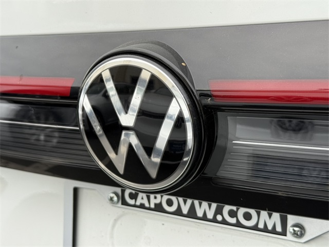 2025 Volkswagen Taos SE photo 4