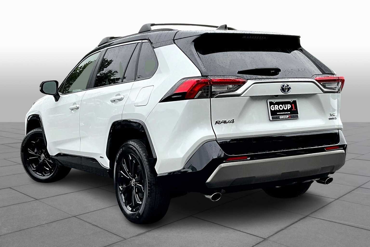 2023 Toyota RAV4 Hybrid XSE photo 8