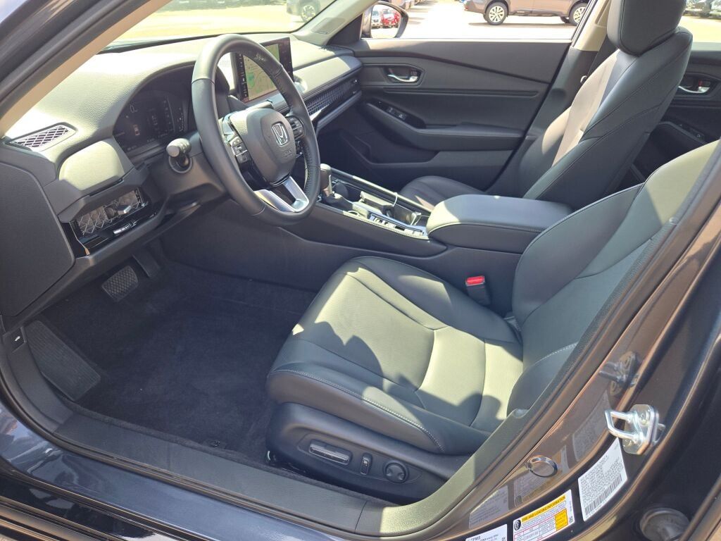 2024 Honda Accord Hybrid Touring photo 18