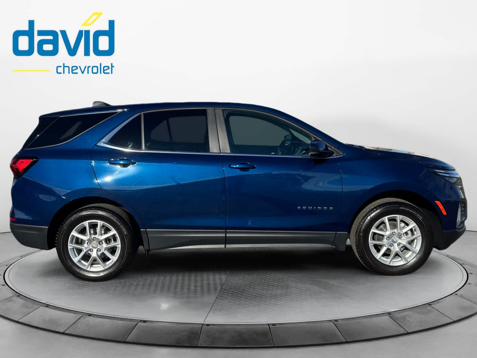 2023 Chevrolet Equinox LT photo 4