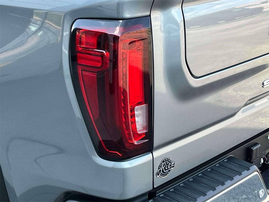 2026 Gmc Sierra 1500 SLT photo 10