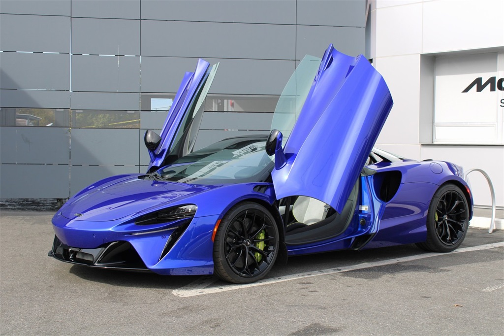 2025 McLaren Artura Performance's photo