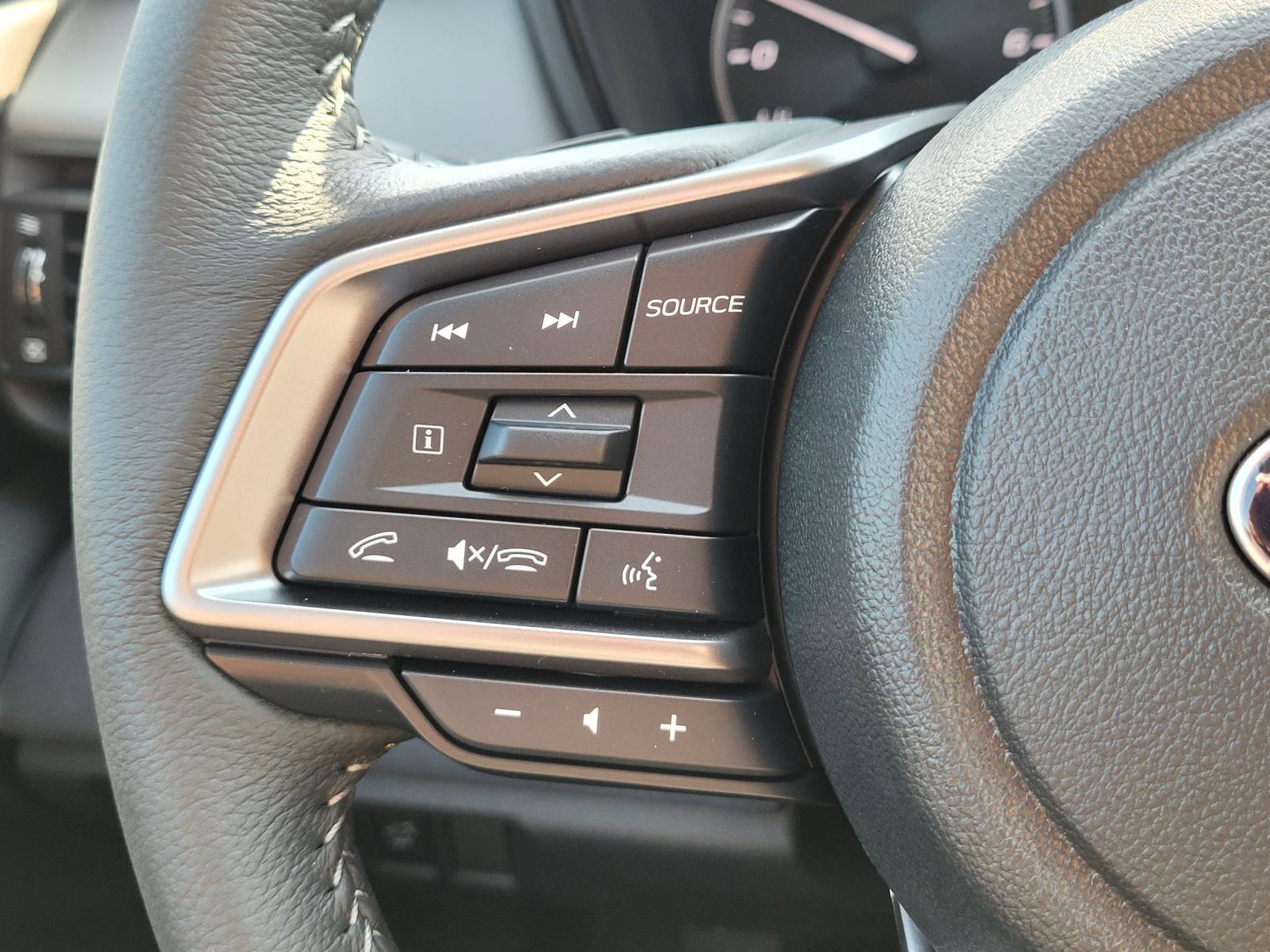 2025 Subaru Outback Premium photo 8