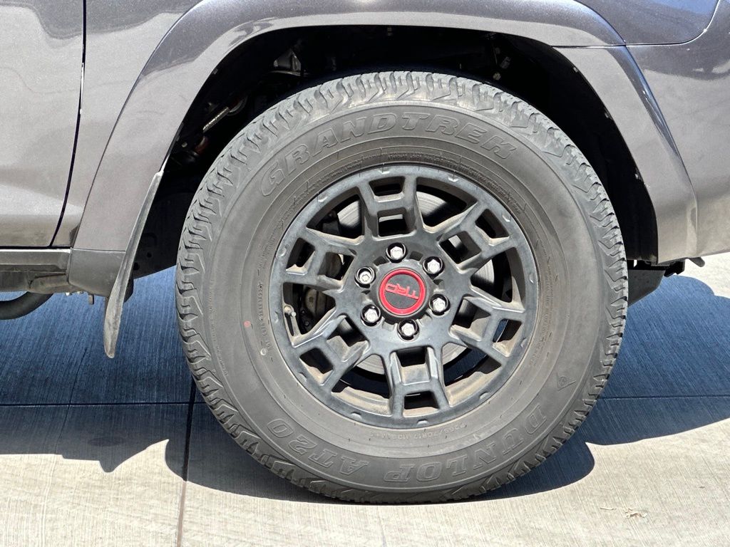 2023 Toyota 4Runner TRD Off-Road photo 2
