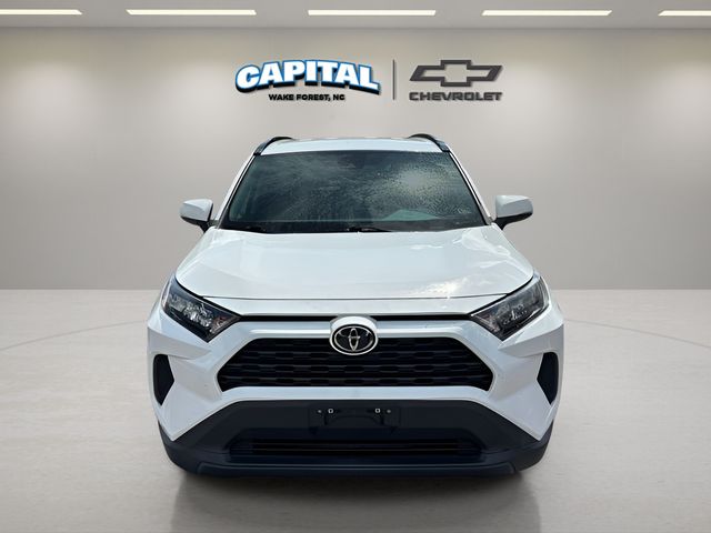 2021 Toyota RAV4 LE photo 4