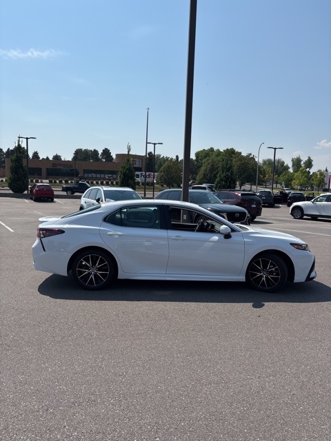 2024 Toyota Camry SE photo 4