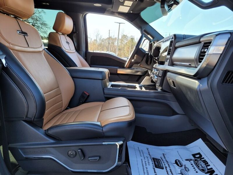 2024 Ford F-250 Platinum photo 11