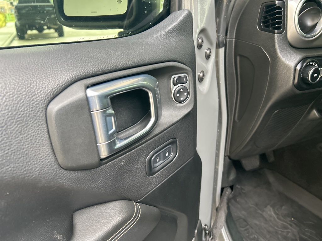 2021 Jeep Wrangler Unlimited Sahara photo 35