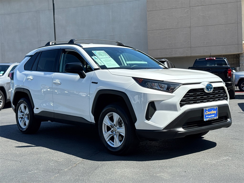 2021 Toyota RAV4 Hybrid LE photo 3