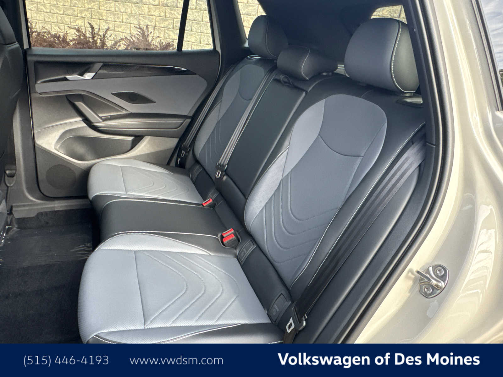 2025 Volkswagen Tiguan SE R-Line Black photo 12
