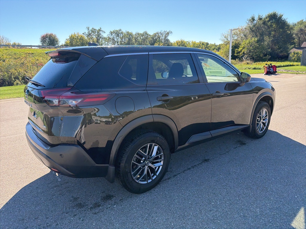 2021 Nissan Rogue S photo 3