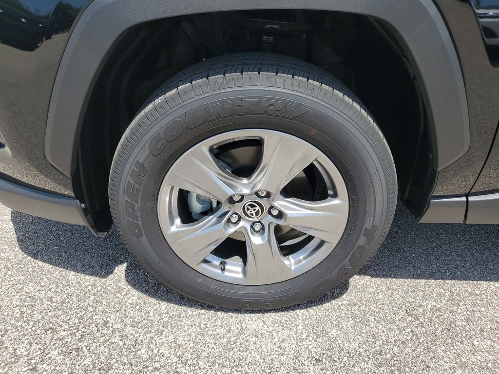 2025 Toyota RAV4 Hybrid LE photo 9