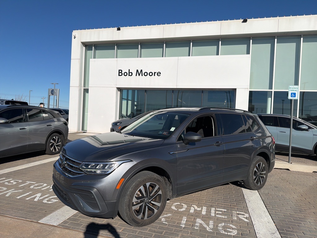 2022 Volkswagen Tiguan S's photo