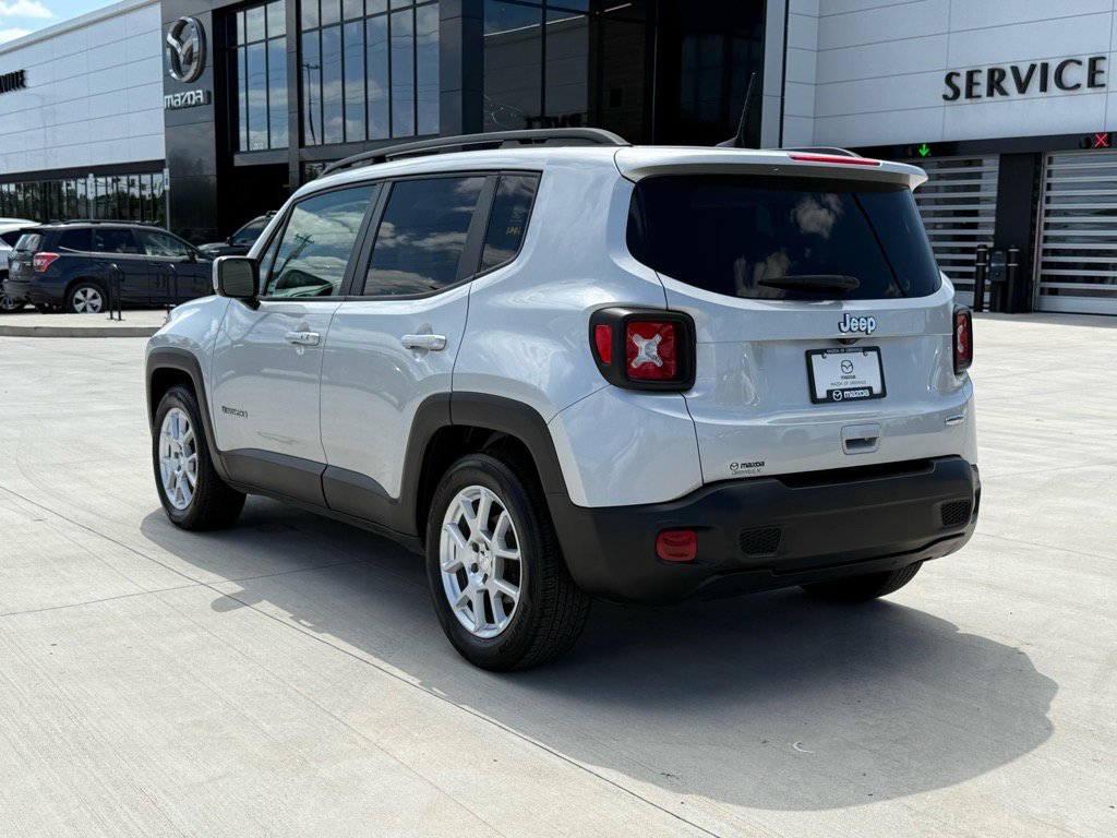 2019 Jeep Renegade Latitude photo 2