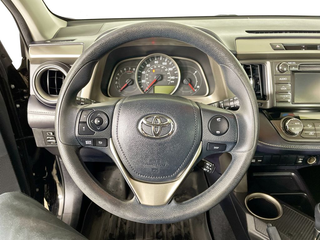 2013 Toyota RAV4 XLE photo 9
