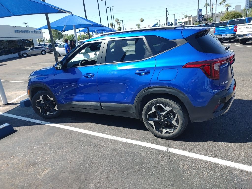 2025 Kia Seltos S photo 4