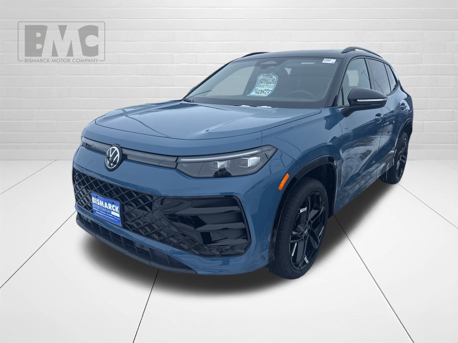 2026 Volkswagen Tiguan SE R-LINE BLACK's photo