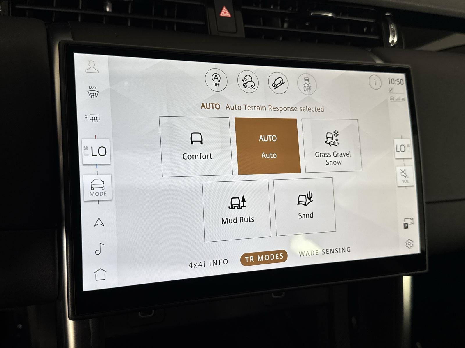 2025 Land Rover Discovery Sport S photo 18