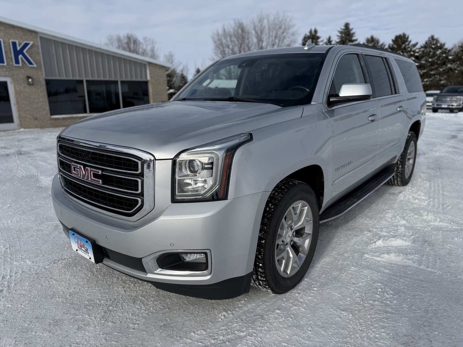 Used 2018 GMC Yukon XL SLT with VIN 1GKS2GKC8JR263440 for sale in Luverne, Minnesota