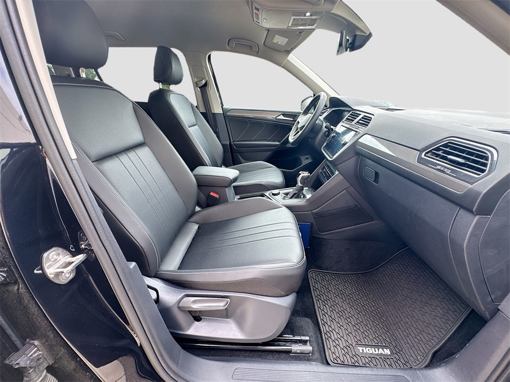 2024 Volkswagen Tiguan SE Wolfsburg Edition photo 26