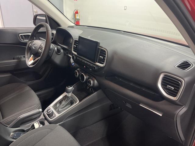 2026 Hyundai Venue SEL photo 21
