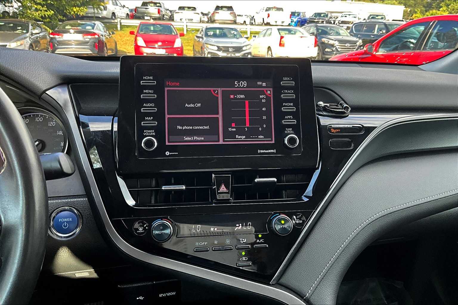 2023 Toyota Camry Hybrid SE photo 32