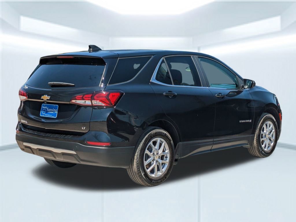 2023 Chevrolet Equinox LT photo 2