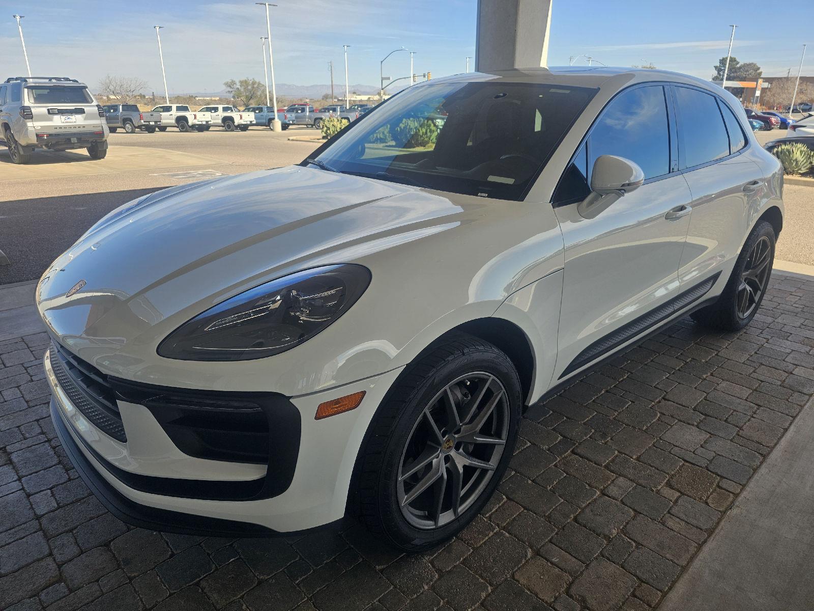 2022 Porsche Macan Base