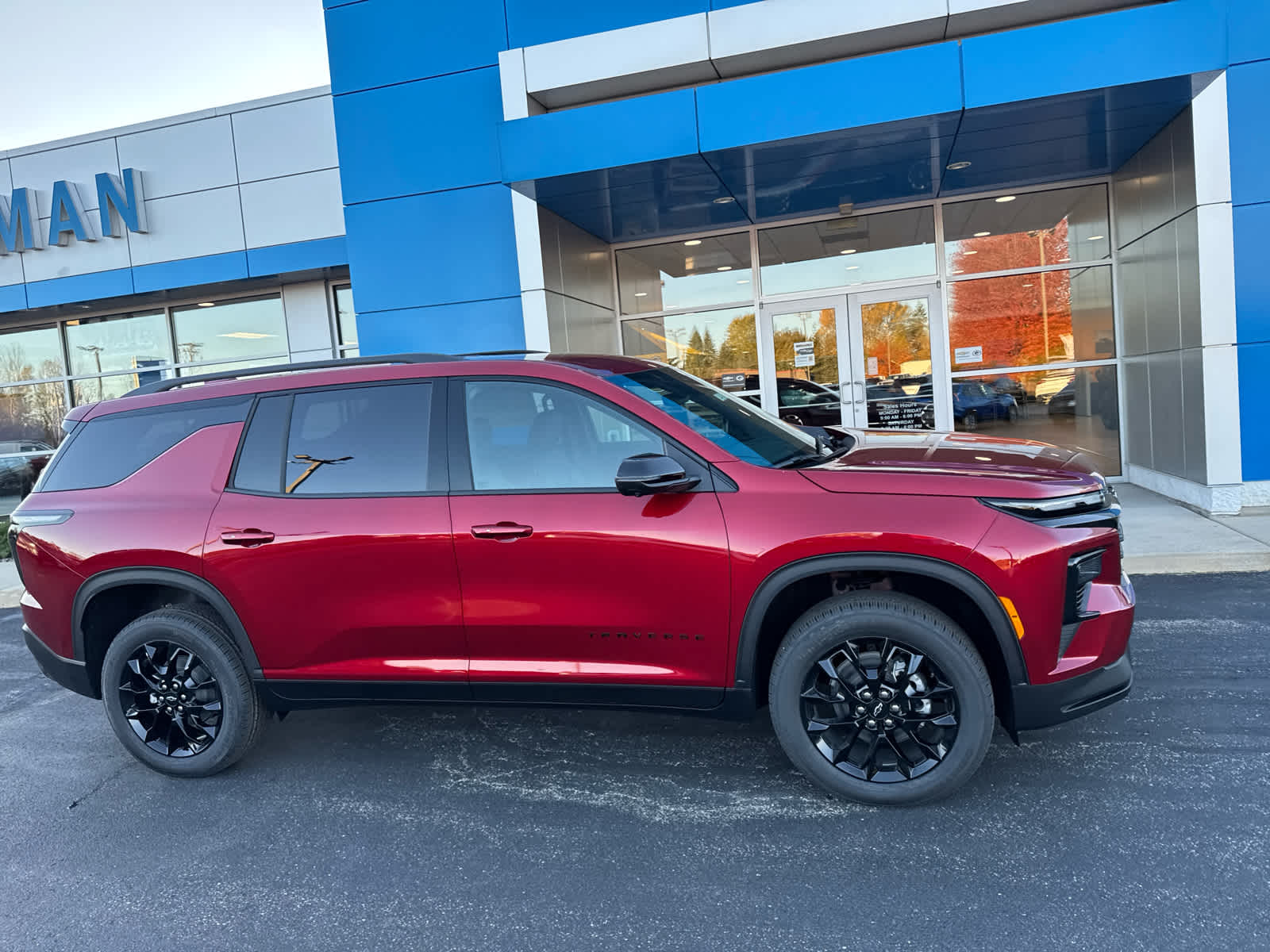 2026 Chevrolet Traverse photo 2