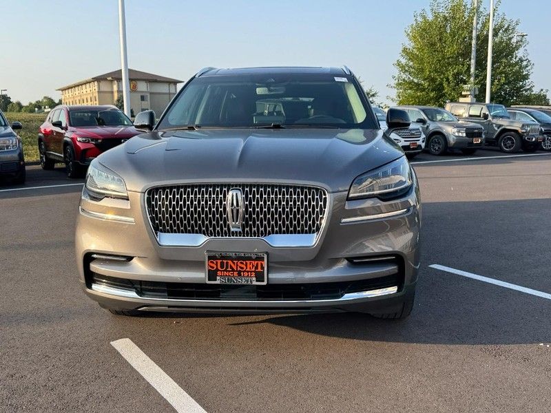 2022 Lincoln Aviator Standard photo 8