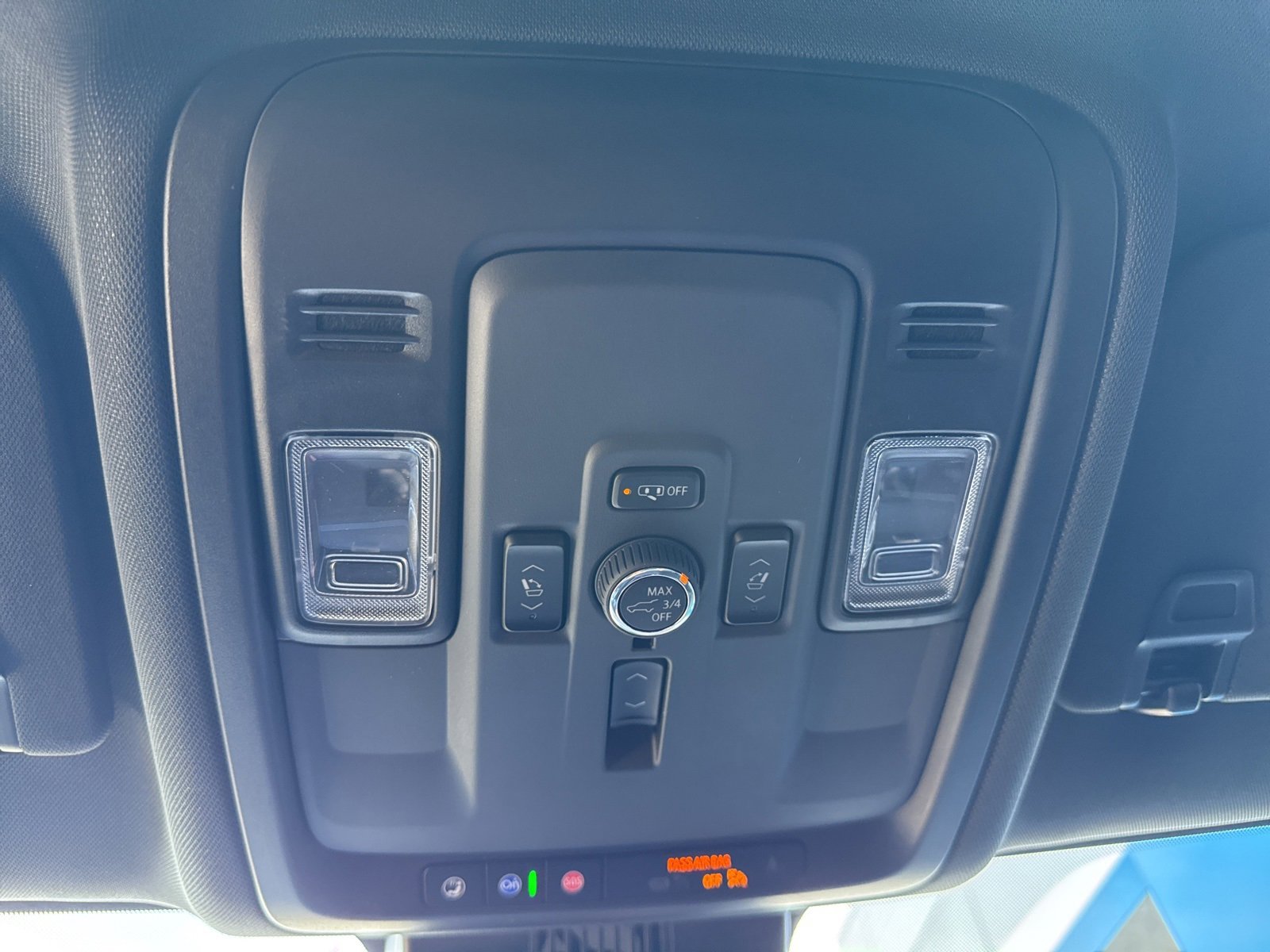 2025 Chevrolet Suburban Premier photo 28