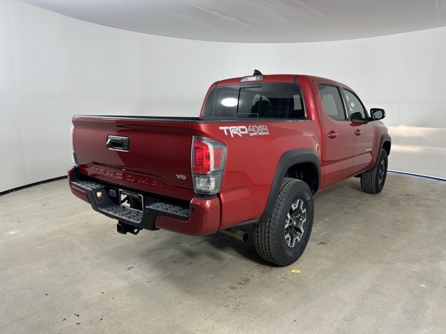 2022 Toyota Tacoma TRD Off-Road photo 2