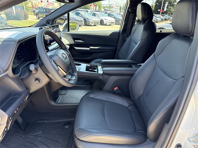 2025 Toyota Sienna Platinum photo 11