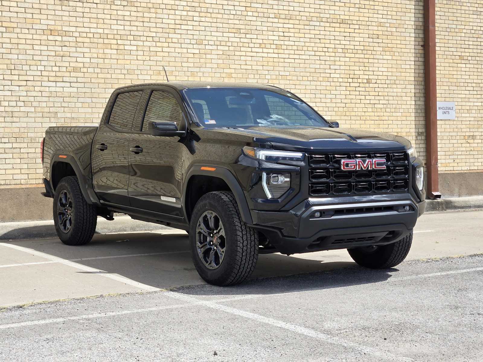 New 2025 Onyx Black GMC Elevation image 2