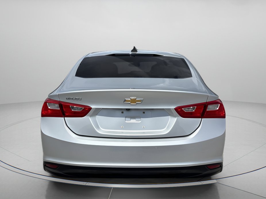 2019 Chevrolet Malibu LS photo 4