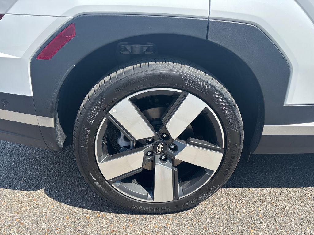 2025 Hyundai Santa Fe Limited photo 4