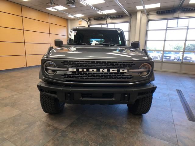 2025 Ford Bronco Badlands photo 2