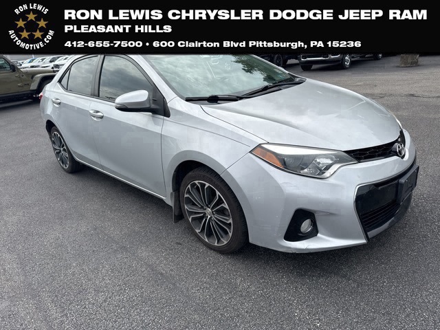 2015 Toyota Corolla L photo 2