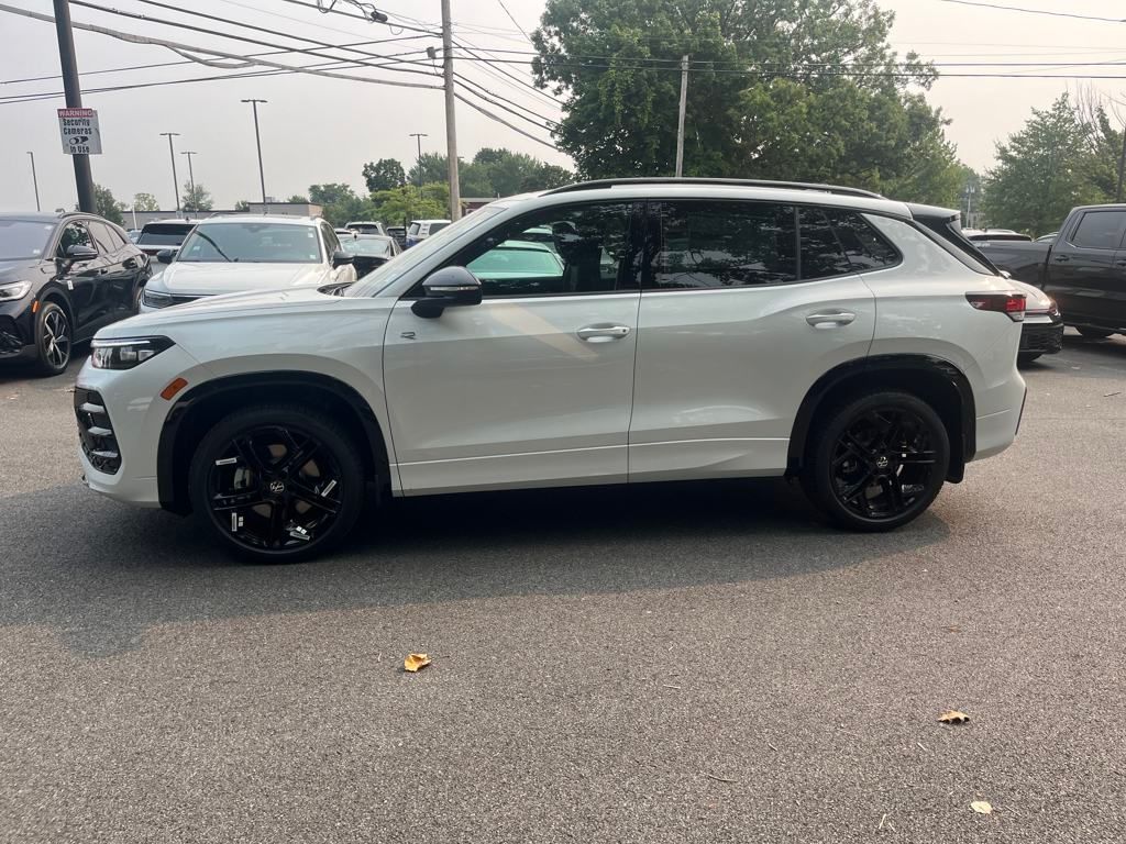 2025 Volkswagen Tiguan SE R-Line Black photo 4