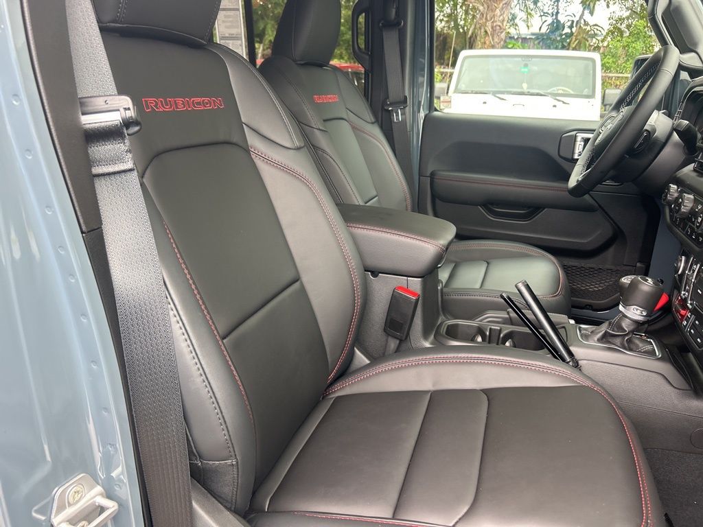 2025 Jeep Wrangler Rubicon photo 22