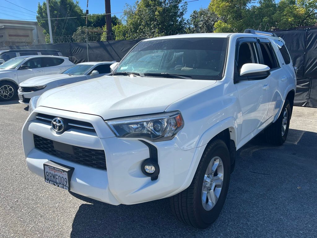 2021 Toyota 4Runner SR5 photo 2