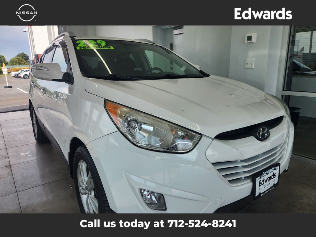 2013 Toyota RAV4 GLS photo 2