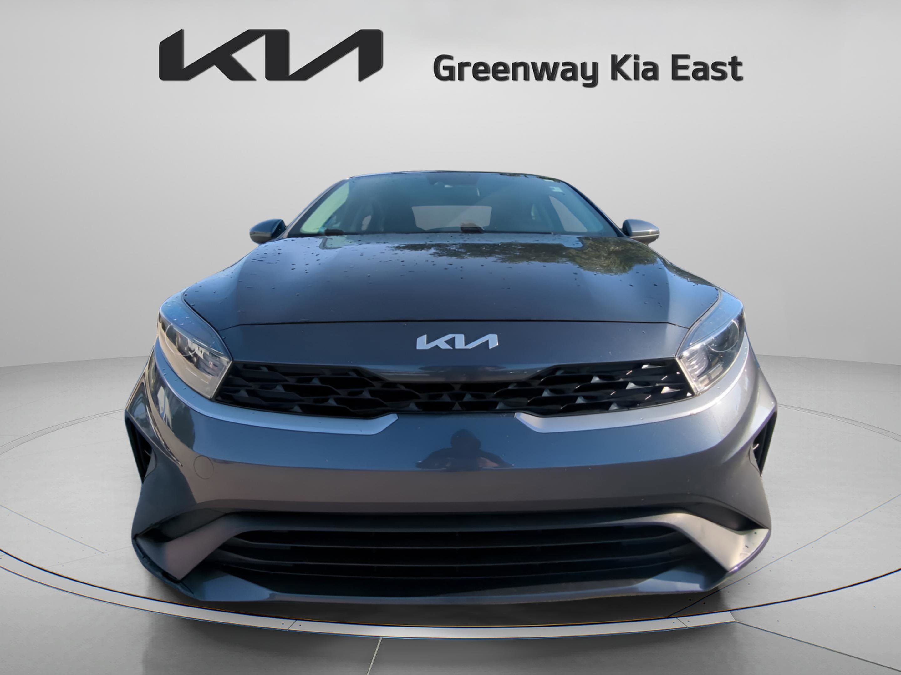 2023 Kia Forte LXS photo 3