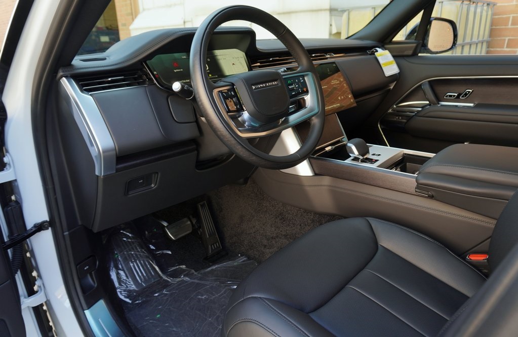 2025 LAND ROVER RANGE ROVER - Image 12